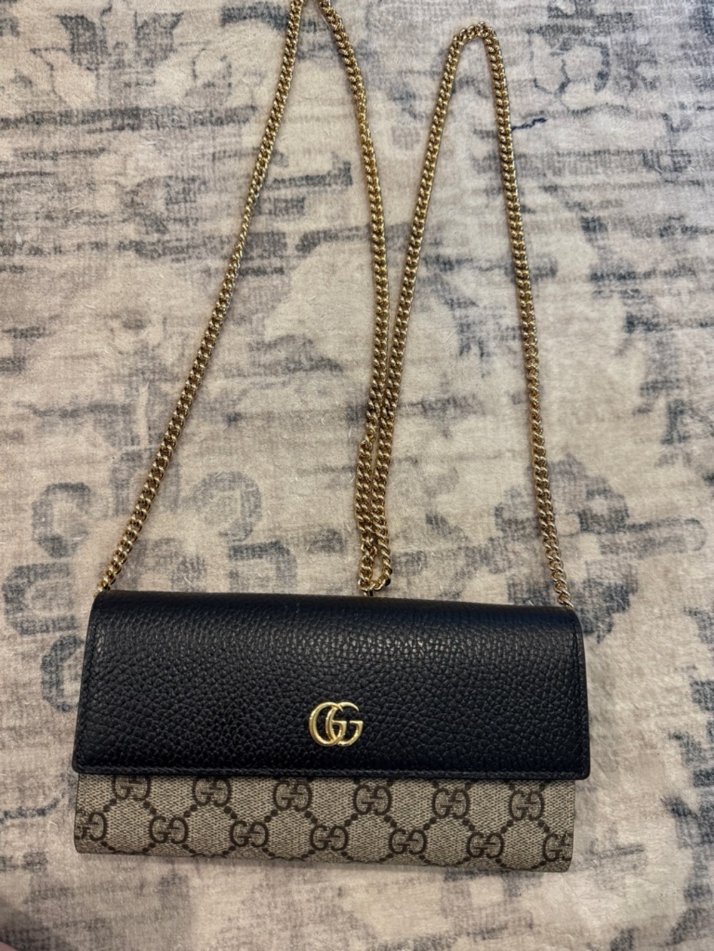 Gucci Black Leather and Beige GG Crossbody with Gold Chain Strap